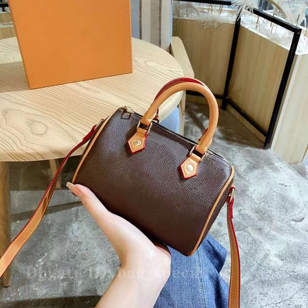 

womens designer shoulder bags luxury pillow bags fashion leather bag lady chain handbag totes 4 size