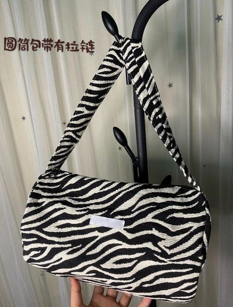 

vintage ladies portable baguette handbags fashion zebra pattern women shoulder bags female shopping underarm bag casual tote
