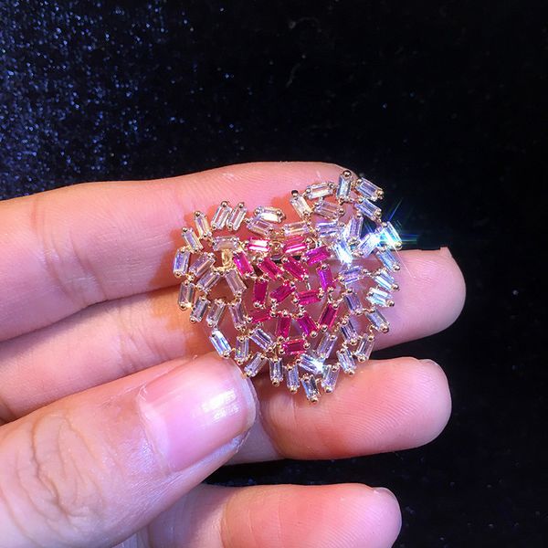 

merry christmas to youkorean autumn and winter crystal contrast love brooch fashion temperament versatile zircon pin suit decoration simple, Silver