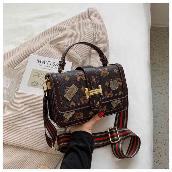 

2022 latest handbag factory store on women's printed small square single shoulder messenger portable cbn8, Black;red