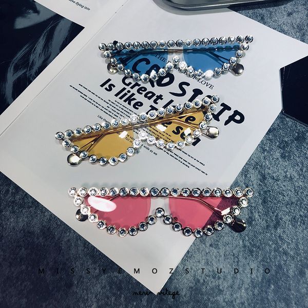 

2019 new with drilling for women fashion pgraphy triangle sunglasses personalized glasses small frame, White;black