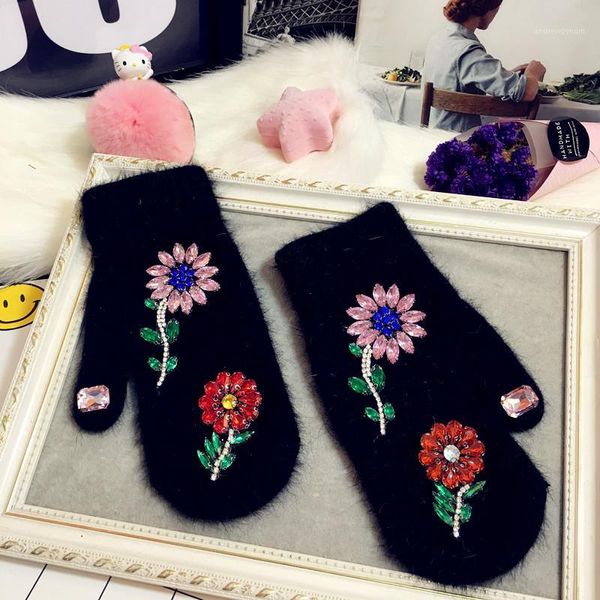 Fünf Finger Handschuhe Frauen Winter Bunte Kristall Blume Design Pelz Mode Hand Wärmet Marke1