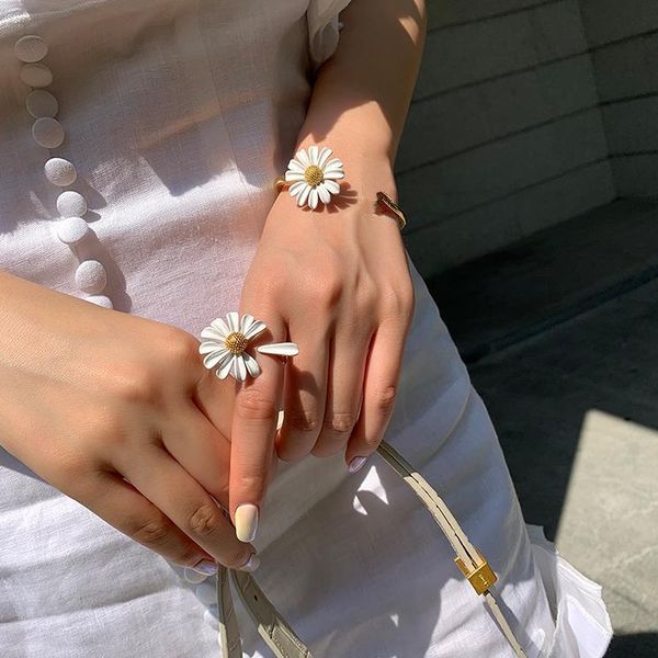 

aomu 2020 korea small daisy flower open rings for women white paint wedding ring fashion jewelry gifts jllhwz, Silver