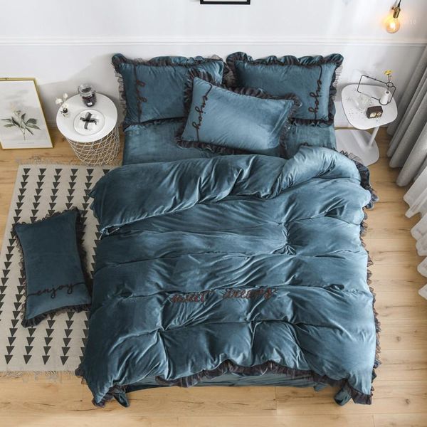 

modern style baby velvet warm 4pcs embroidery duvet cover pillowcases bed sheet  king solid royal blue dark green grey1