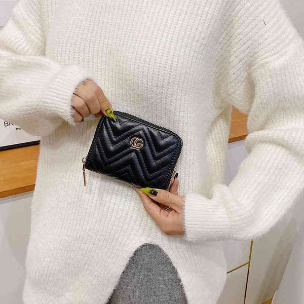 

2022 factory wholesale fashion zero wallet foreign style card bag women's small simple personality korean retro temperament multi-funct, Red;black