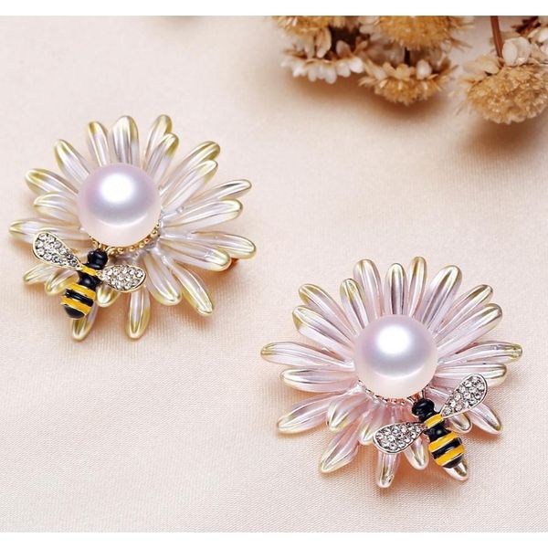 

wholesale luxury pearls brooch mount broach chamqueen honey bee brooch rhinestone insect themed brooch for bbychd nana_shop, Slivery;crystal
