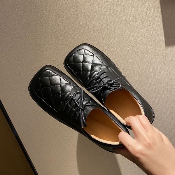 

2021 new female low leather spring pomegranate party shoes 34-43 mc8r, Black