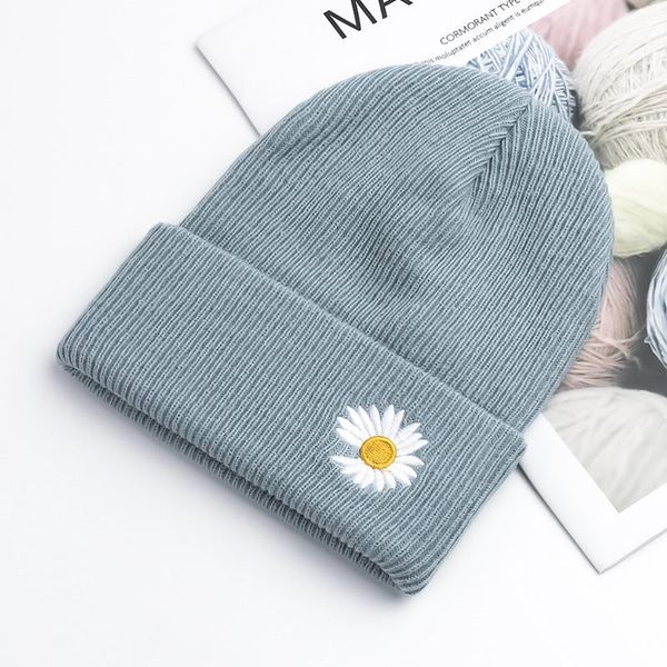 

autumn and winter new small daisy wool hat fashion versatile knitting hat women warm skullies beanies, Blue;gray