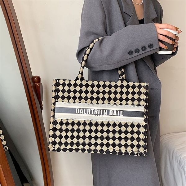 

outlet sale 80% off lingge contrast canvas portable tote bag high-capacity commuter 2022 new one shoulder armpit bag mh7r