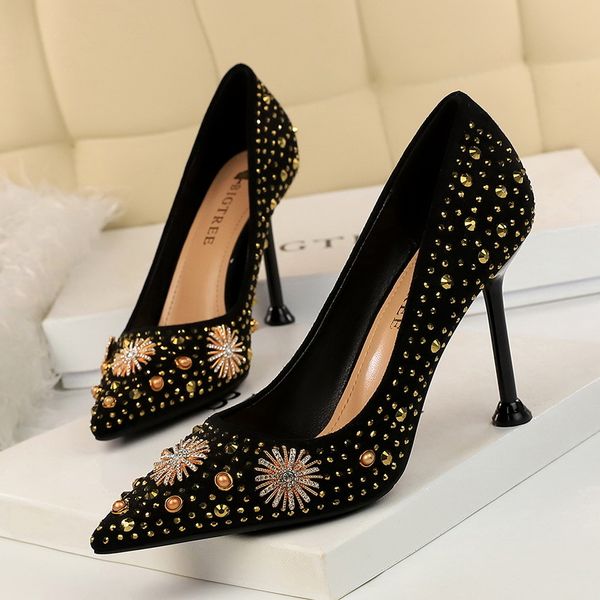 

women shoes 2019 high heels golden pearl crystal rhinestone pointed toe suede pumps fashion kitten heel ladies shoes, Black