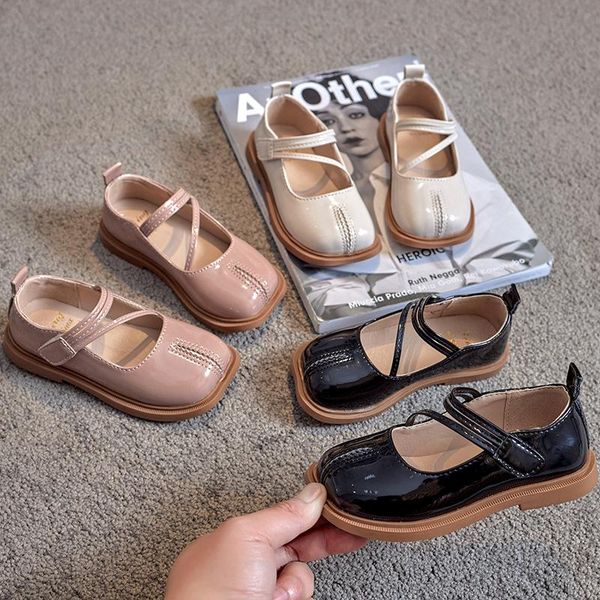 

flat shoes 2021 latest toddler girl brightly patent leather low heel children girls beauty square toe kids party e01181, Black;grey