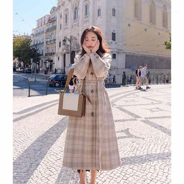 

2019 winter women's fashion hepburn skyle plaid printing outerwear coat female vintage sigle breasted woolen coat1, Black