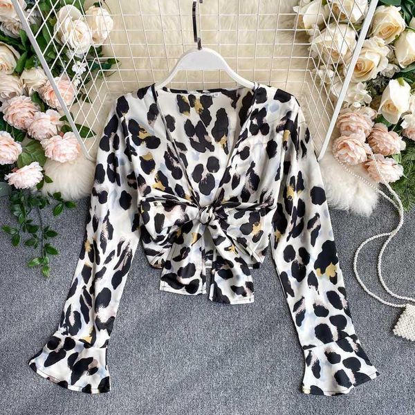 

2020 v-neck flare sleeve short shirt slim woman blouse female pl092 women spring shirts leopard print long-sleeved1, White