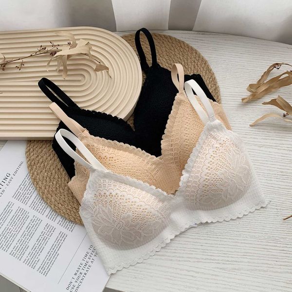 

lace one-piece traceless, zero sense and no steel ring latex underwear women's sleep sports bra, Red;black