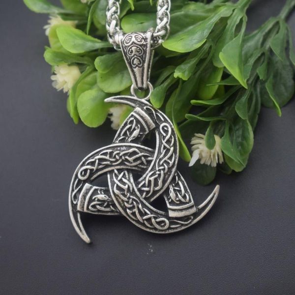 

chains triangular celt knot necklace charm chain viking triple pendants, Silver