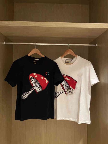 

2022 factory wholesale new trendy gu spring summer t-shirt beaded mushroom embroidery round neck short sleeve t-shirt casual comfortable for, White