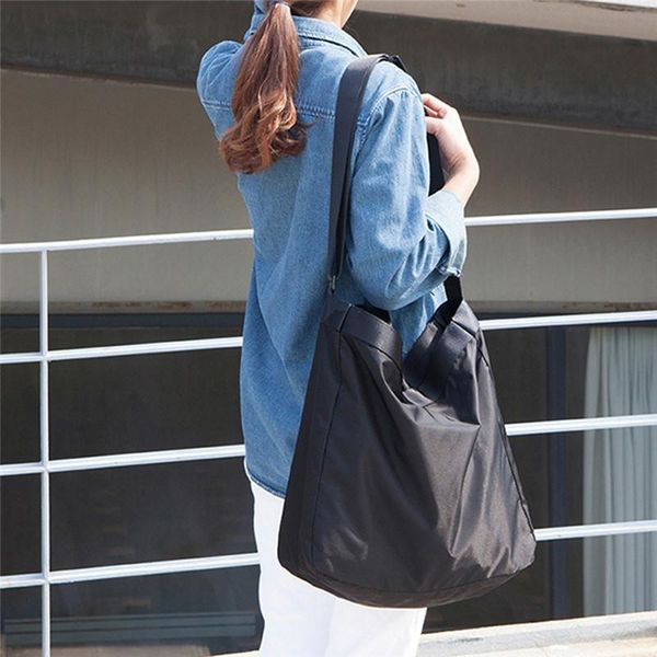 

travel bag waterproof large capacity portable big duffle bag women crossbody handbags travel organier shoulder weekend useful