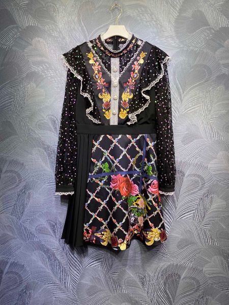 

spring 2021 new stand-up collar lace waist dress, White;black