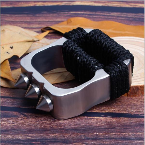 

19stainless steel finger tiger self-defense window breaking tool hand buckle tungsten steel head fighting self-defense iron fist two 68