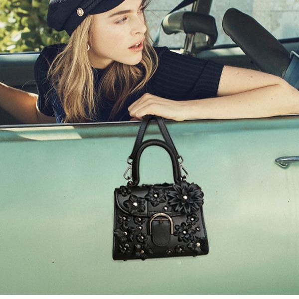 

2020 new sweet and stylish leather flower horseshoe buckle handbag designer handbags satchel handbag
