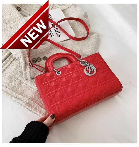 

2022 new diana bag fashion net red tide with messenger female minority hand single shoulder high sense