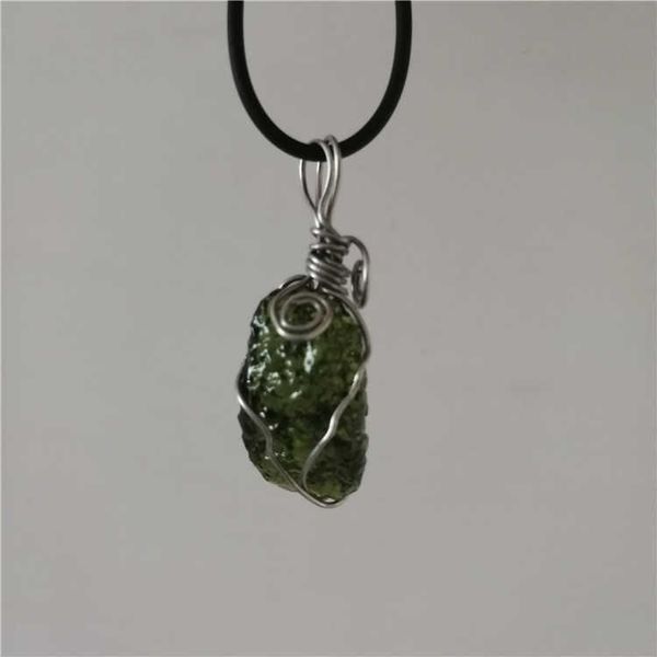 

a++ natural moldavite green aerolites crystal falling stone pendant energy apotropaic 4g-6g/ lot + rope necklace 1027, Silver