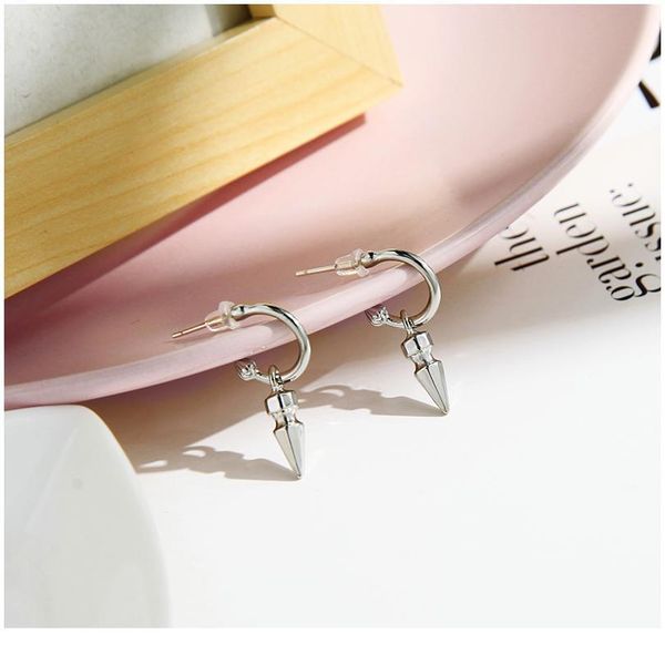 

uer punk style drop earrings for women gifts two-color alloy rivet rock earrings 2021 new fashion jewelry drop qylcur, White