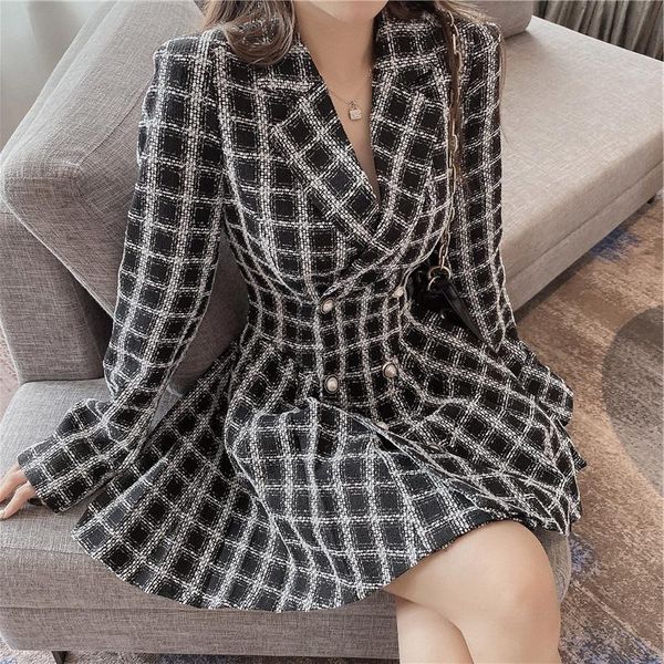 

2021 autumn and winter new tweed plaid pleated suit coat double breasted slim waist coat for women, Black;brown