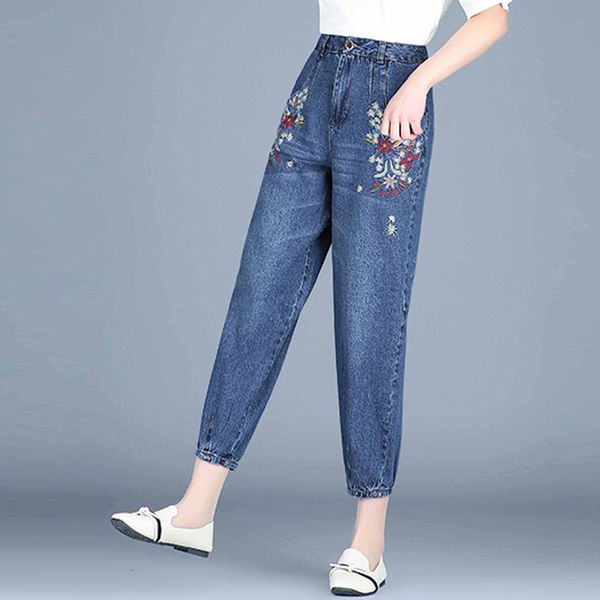 

new fashion spring autumn embroidery harem pants women plus size blue casual capris denim jeans female cotton belnd bsg0901