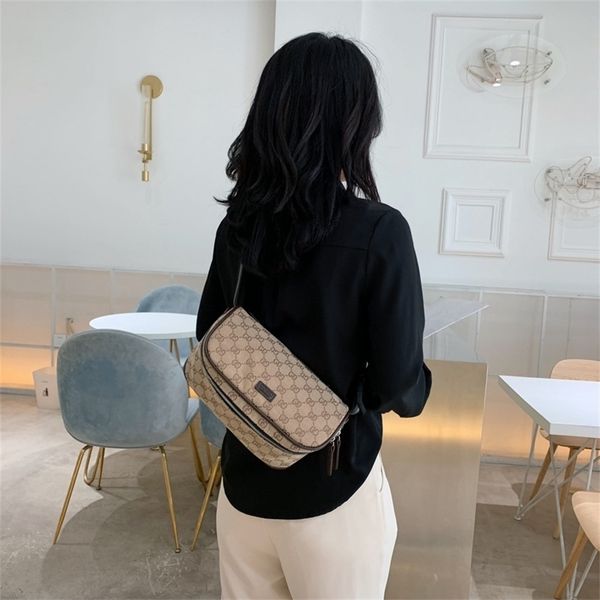 

designer sale women's bag new letter leisure fashion single shoulder waist small square a36i