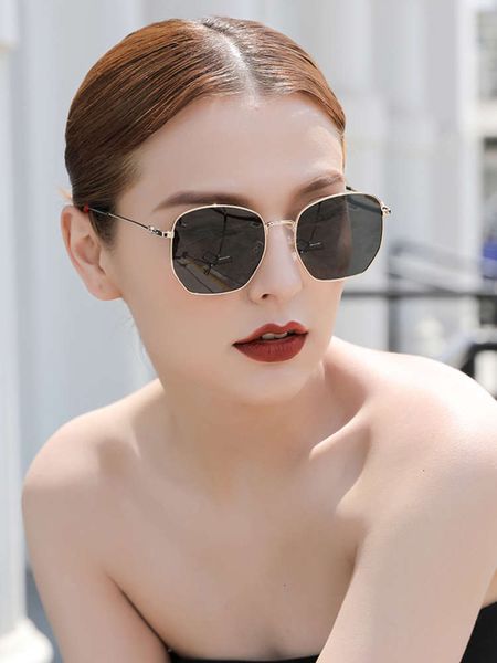 

in new type of women's sunglasses 2020, White;black