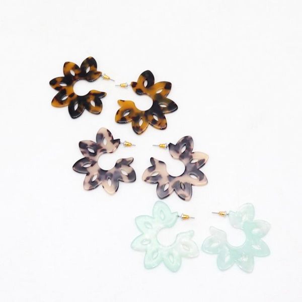 

charm cut out dorine resin hoop earrings, Golden