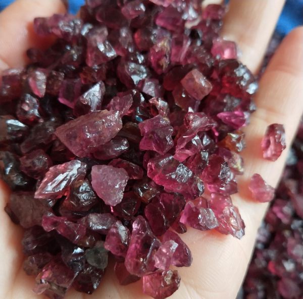 

natural garnet stone quartz crystal tumbled stone crystal healing stone irregular (size: 5--15 mm, wmtkbp xhlight