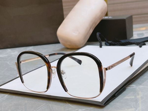 

2021 new fashionable square frame metal spliced glasses radiation protection temperament simple generous size 58*17*145mm4533