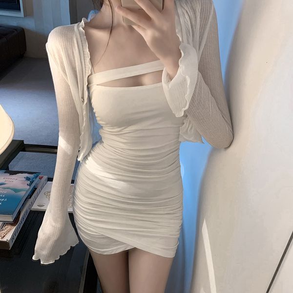 

2020 summer new ear edge knitted jacket + slim fitting suspender skirt 2-piece fashion suit for women
