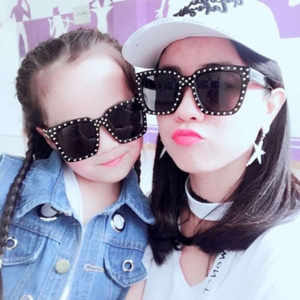 

red dongxun children's glasses rivet net sunglasses for boys and girls sunglasses trend fashion sunglasses box baby, White;black