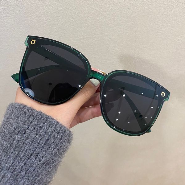 

2020 new korean version of ins sunglasses, women's fashion box, round face, red street, driving uv proof sunglasses, White;black