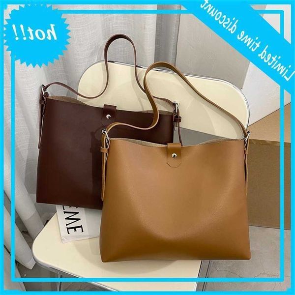 

solid color pu shoulder bucket bag