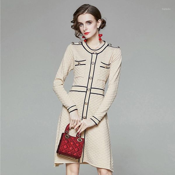 

2021 autumn winter new o-neck and long sleeve knitted dress women slim waist button fashion bright shinny outfit1, Black;gray