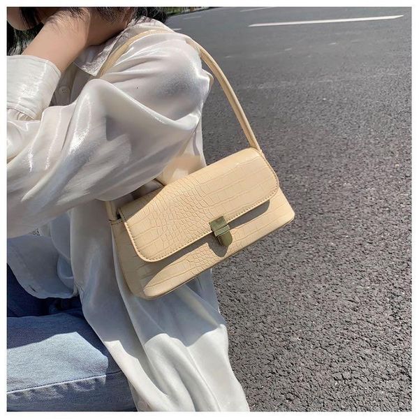 

vintage style handbag fashion crossbody baguette bag soft pu leather single shoulder bag crocodile pattern 2020 women