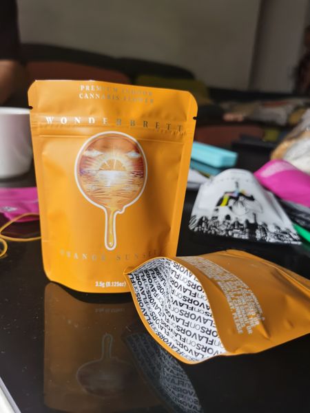 

wonderbrett medicated bliss proof mylar 10x12.4cm bags strawberry edibles bags local sunset smell orange bbyos bdebaby