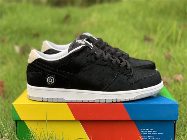 

2021 medicom toy x authentic sb dunk be@rbrick low men women sports shoes white black vachetta tan skateboard shoes sneakers with original