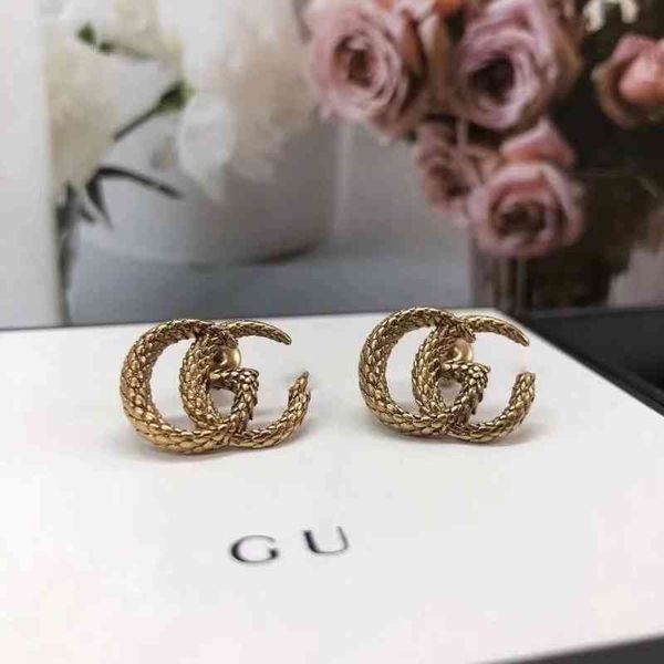 

2023 designer new gujia double letters lady simple style ins net red student earrings listing, Golden