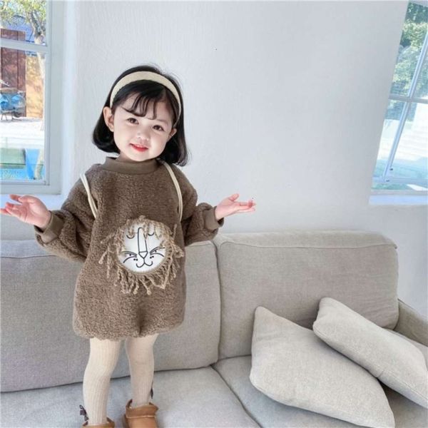 

sle 2020 winter foreign new girls' children's clothing baby plush cartoon fur pullover give lion backpack, Black