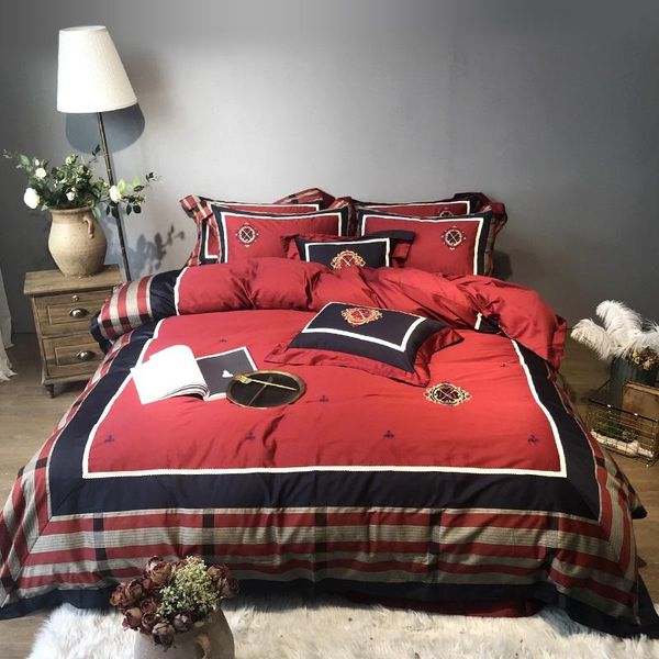 

luxury bedding egyptian cotton high density bedding set with 4 / 6pcs embroidery