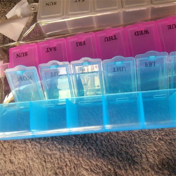 

weekly seven squares candy box clear plastic outdoors seal up case fall resistant waterproof storage container compact 0 95gy f2