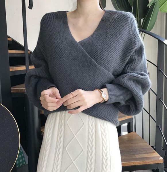 

autumn/winter thickened korean cross v collar bat sleeved sweater pullove, White;black
