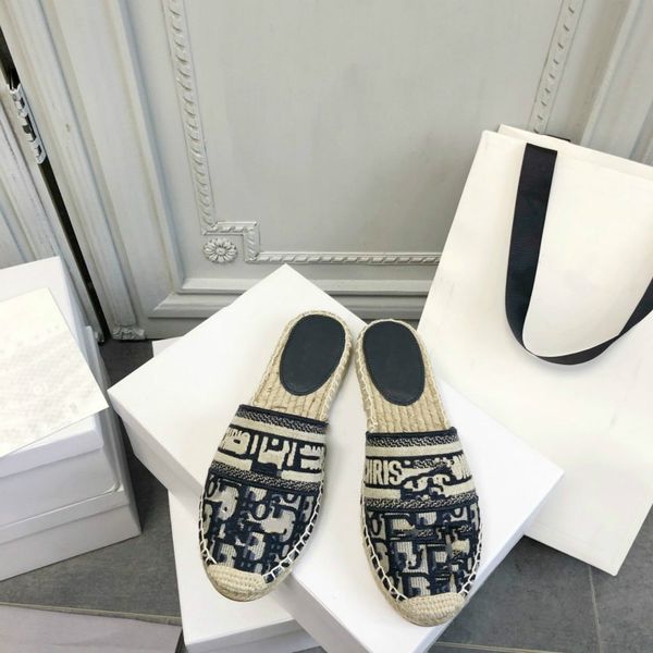 

high-end design luxury embroidered half slippers ladies slippers all hand-woven lambskin lining ladies dress shoes dress shoes, Black;grey