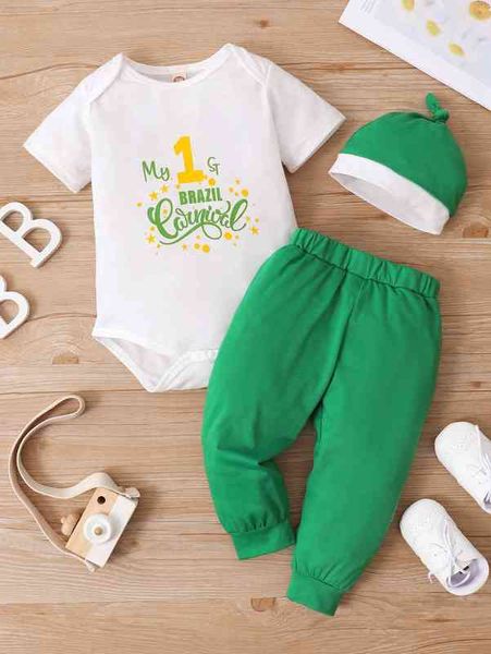 

baby star and slogan graphic bodysuit & sweatpants & hat she, White