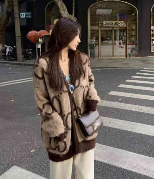 

women's tracksuits 21 fashion brand designer sweaters female loose coat brown presbyopia full print sweater lazy wind cardigan st70, Gray